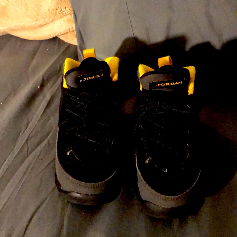 Kids Jordan’s ( price firm) comes with box